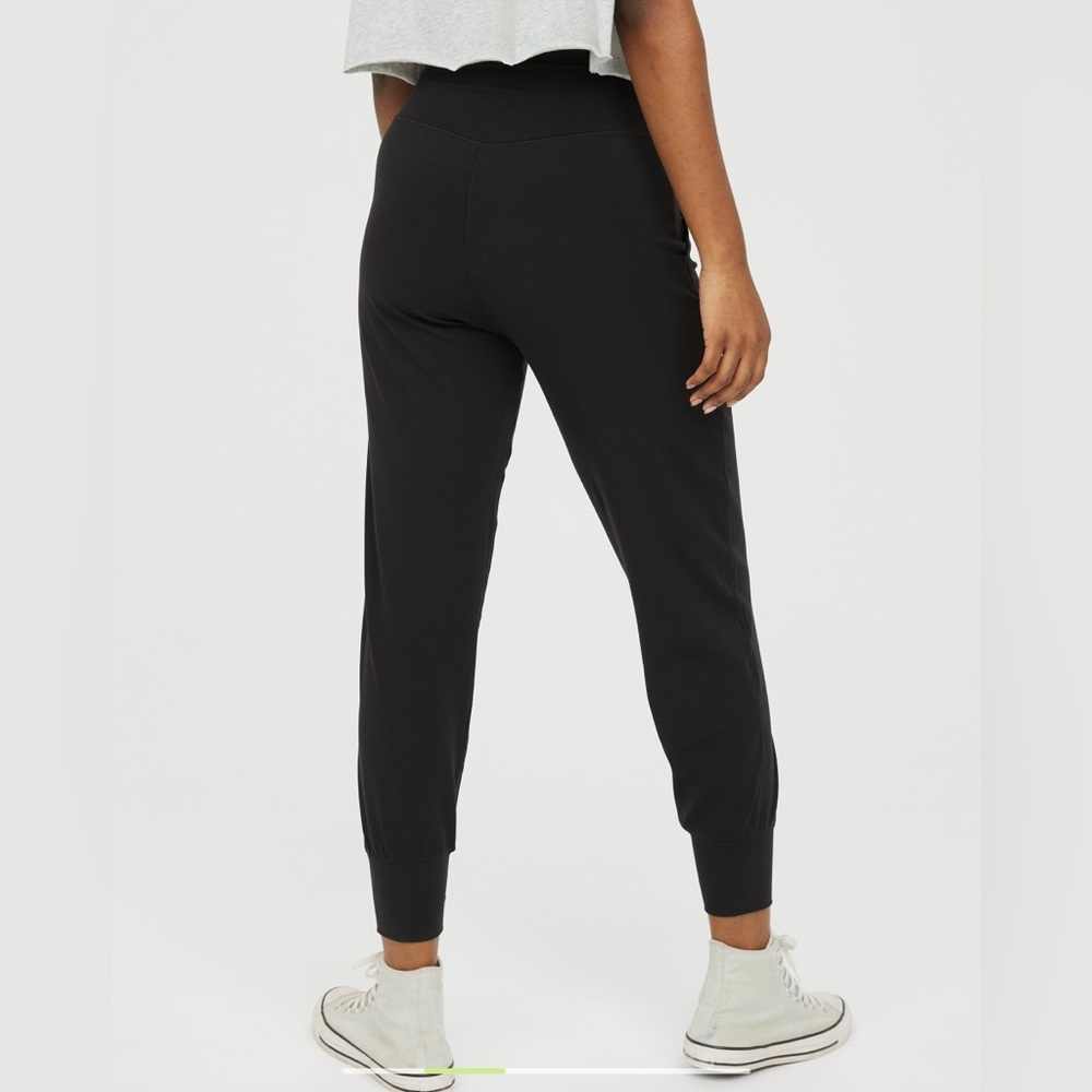 Aerie OFFLINE By Aerie Real Me Jogger in True Black Size xs